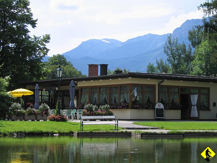 Karta1_ 046.jpg - Miasteczko Raichenau (jest po drodze z Gloggnitz do Kaiserbrunn). W nim w większości przypadków zaopatrywaliśmy się w napoje i inne napoje :)